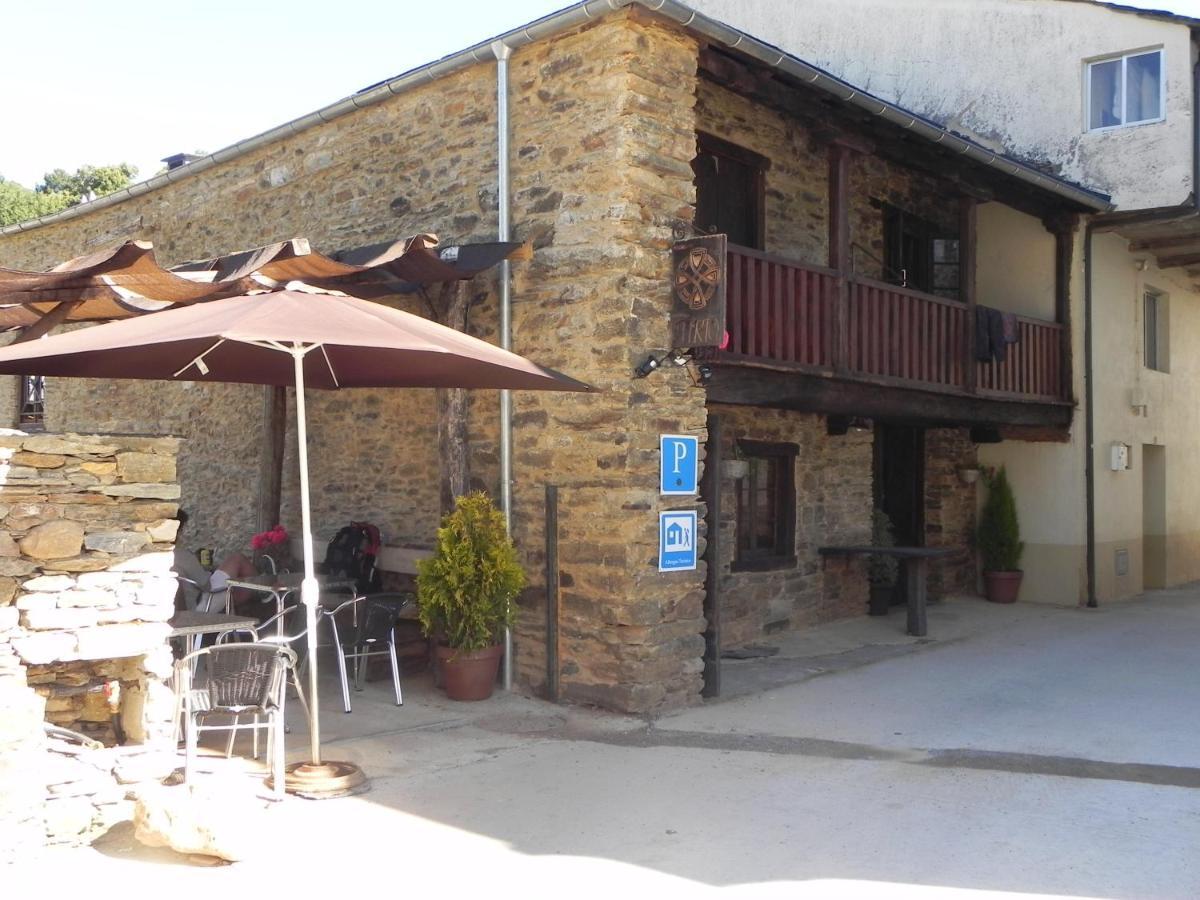 Albergue Atrio Tríacastela Exterior foto