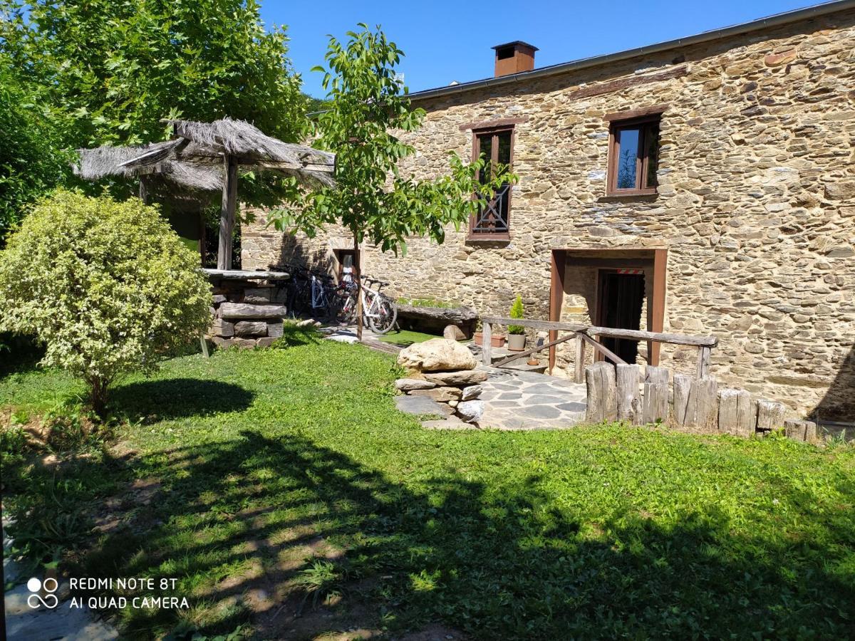 Albergue Atrio Tríacastela Exterior foto